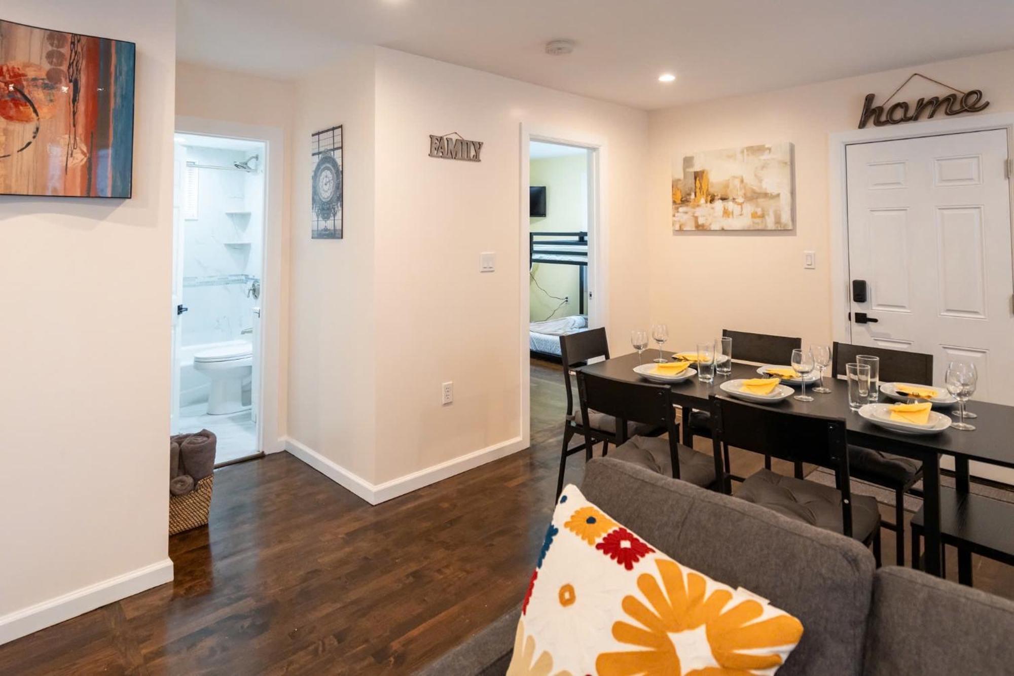 30-1 - 4Br Boston - Cozy Apt Near Geneva Cliffs *