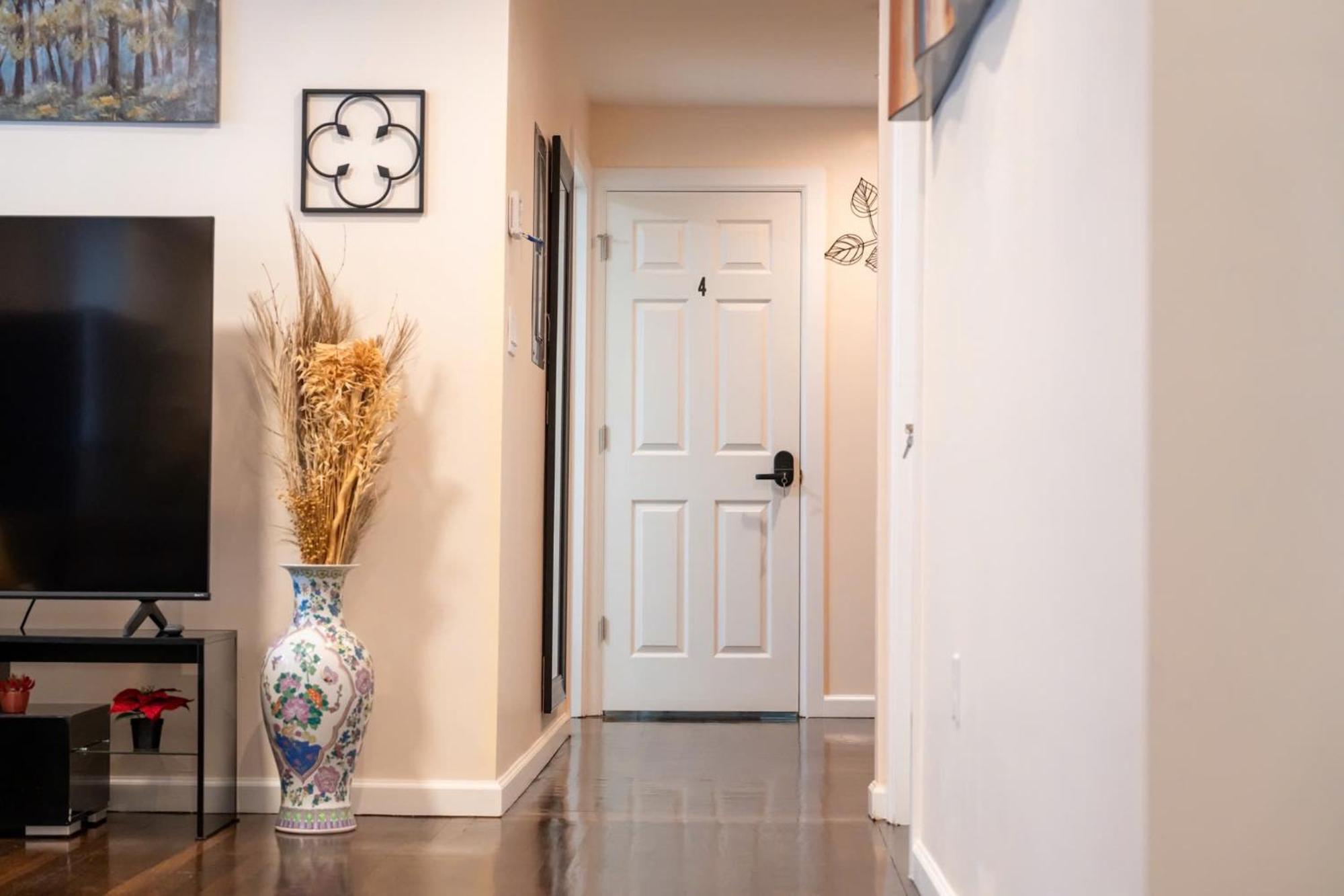 30-1 - 4Br Boston - Cozy Apt Near Geneva Cliffs